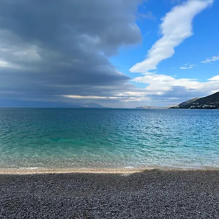 Beachfront Promenade ルートラキ